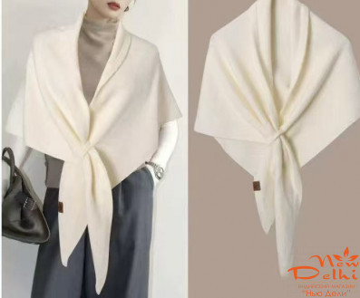 Косинка тепла з вовни, біла, розмір 120*120 см.