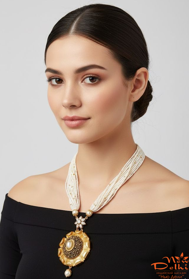 Намиста-індійське традиційне кольє з підвіскою з фіанітами.
